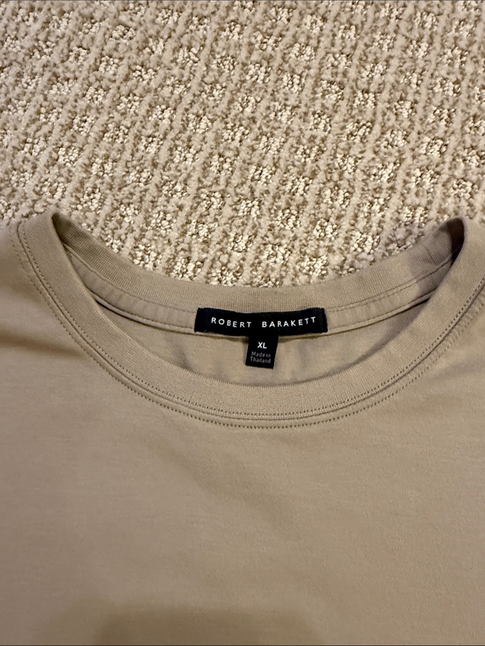 Men’s Robert Barakett tan silky tshirt sz XL NICE! - Picture 2 of 2